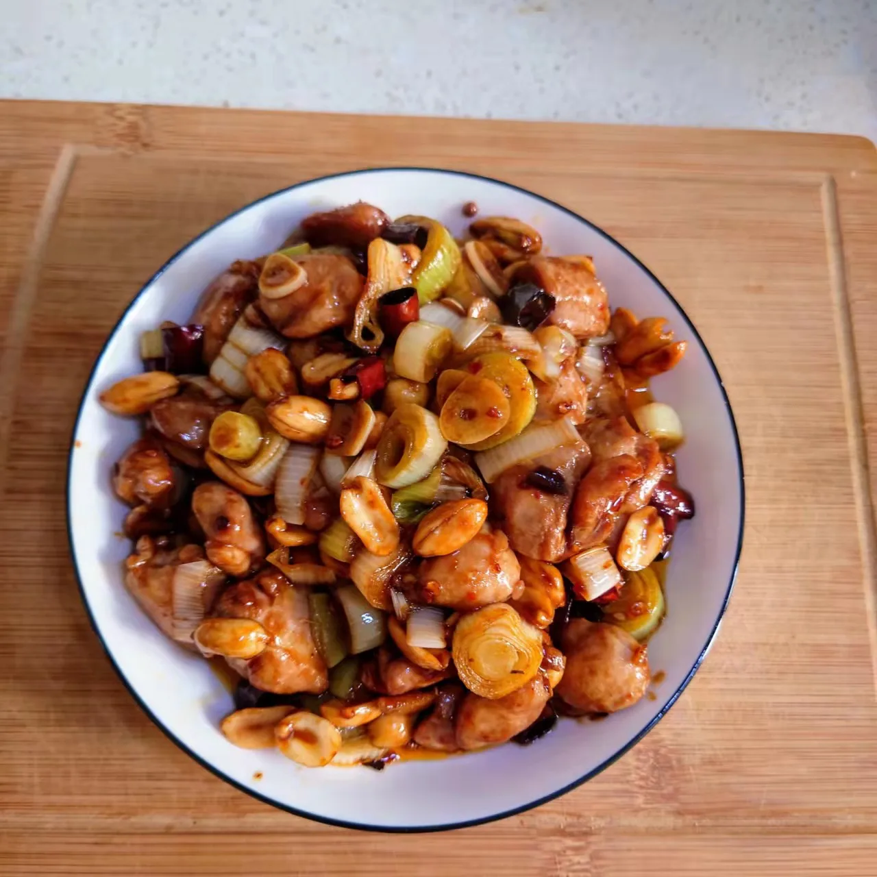 宫保鸡丁成品实拍，来自 HowToCook 菜谱库